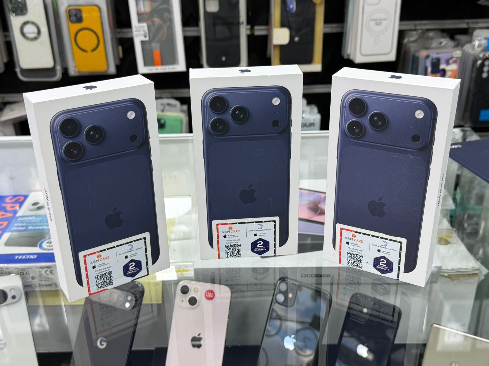 Scroll Mobile wide shot